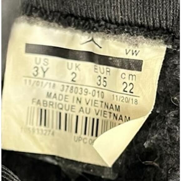 ***SOLD*** Nike Air Jordan 11 Retro 378039-010 'Bred' Playoffs Sneakers Size 3Y - Picture 6 of 6